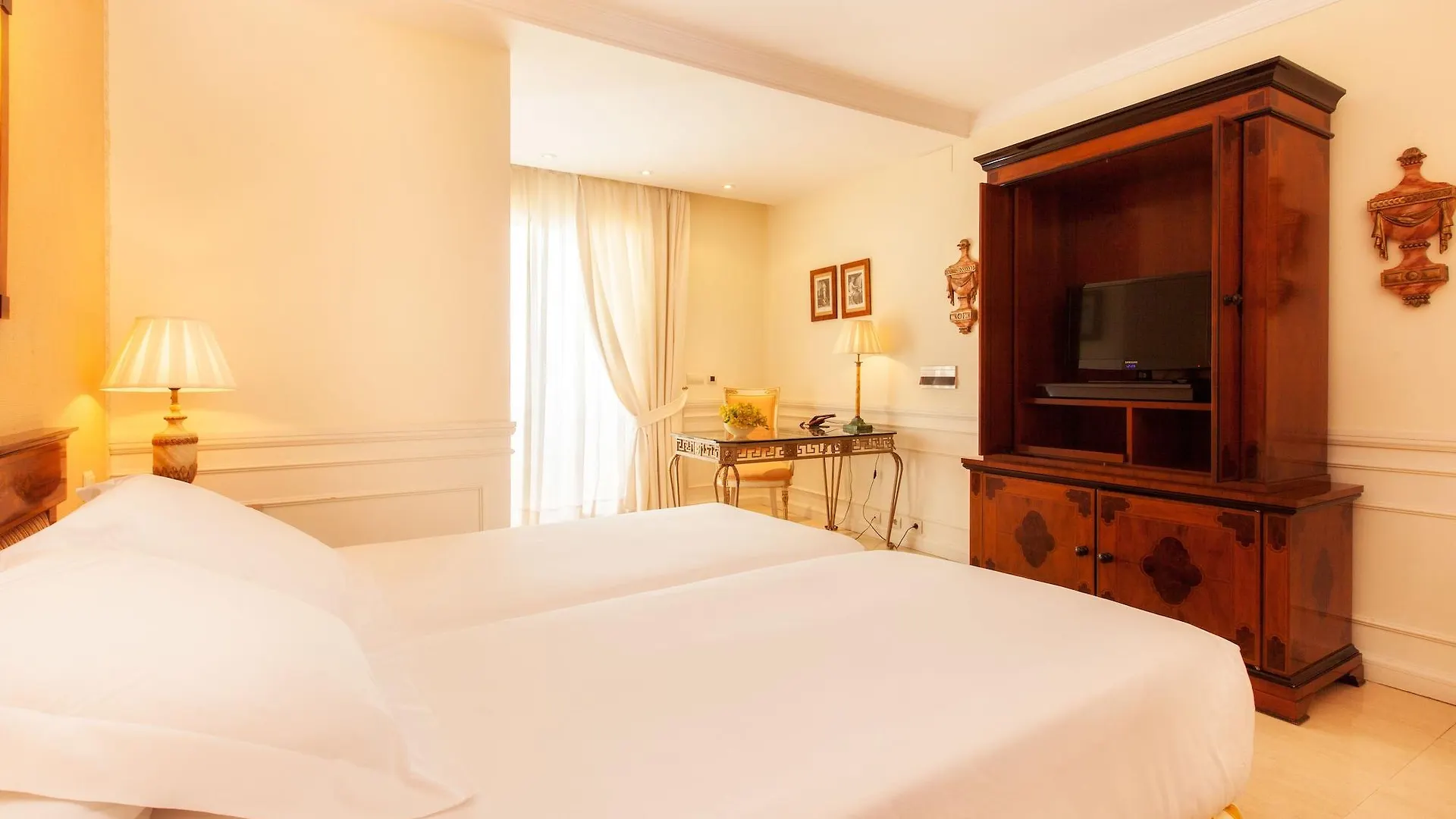 Guadalpin Suites Marbella Apartment
