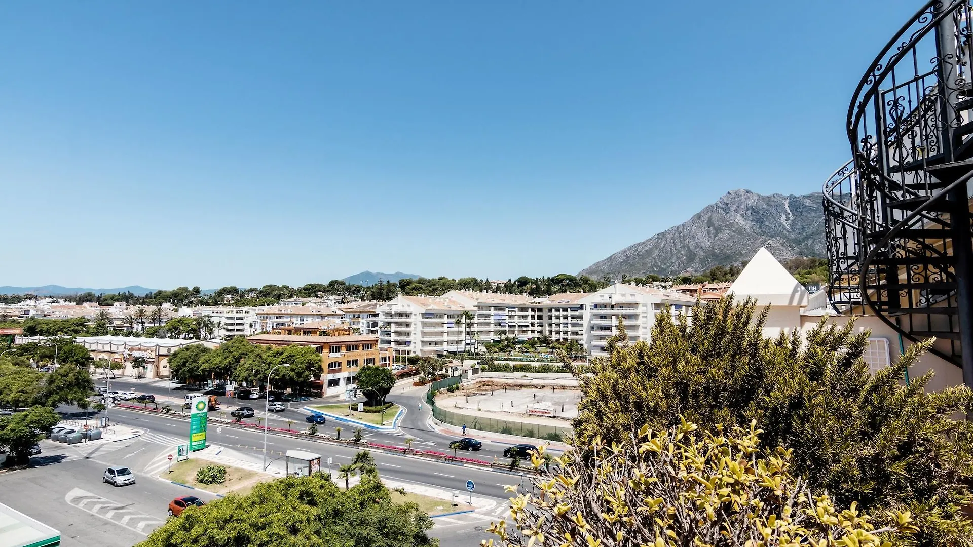 Guadalpin Suites Marbella Apartment